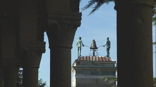 Ina statua en il cittad dad Udine.