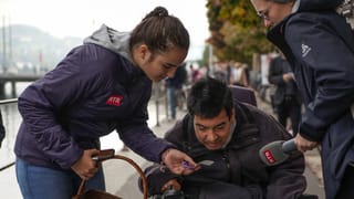 3 dunnas cun fotografias
