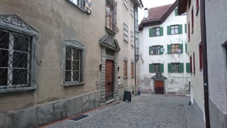 Ils biros da la Lia Rumantscha a Glion sa chattan en la Städlistrasse, gist sper il Museum Regiunal Surselva.