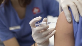 Ina persuna vegn vaccinada.