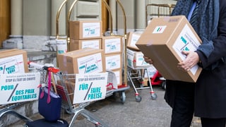 Purtret cun stgatlas plainas cun en suttascripziuns per in'iniziativa. 