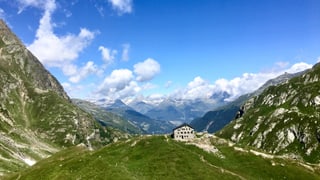 Chamona dal Terri cun la muntogna davos.