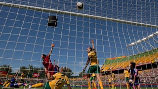La Giapunaisa Mana Iwabuchi marca il gol decisiv, entant che giugadras da l’Australia recloman.