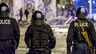 Policists èn pronts a Berna. 