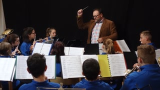 Durant l'emprova da la Musica giuvenila Valsot.