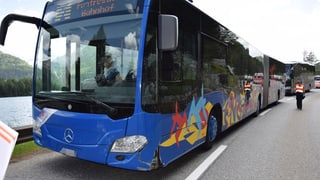 Bus da l'Engiadina cun donns da l'accident. 