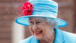 La regina Elisabeth II. è dapi 63 onns en uffizi.