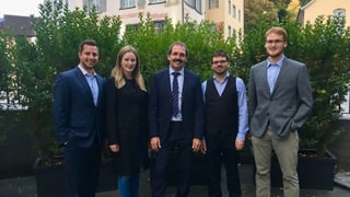 Duri Campell e quatter dils candidats da la PBD giuvna. Duri Campell e quatter dils candidats da la PBD giuvna.