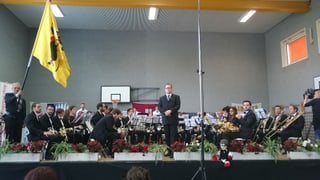 L'uniun da musica Sagogn sin tribuna vid spetgar da pudair sunar.