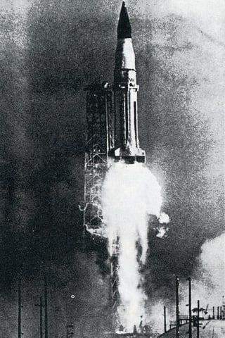 Racheta Saturn sittada da Cape Kennedy 1964 Racheta Saturn sittada da Cape Kennedy 1964