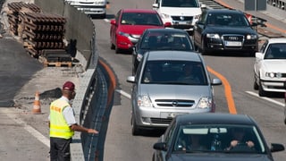 Purtret d'in plazzal sin in'autostrada. 