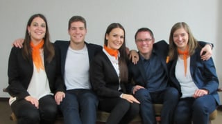 Fotografia da gruppa, Da sanester: Melanie Janka, Tino Schneider, Caterina Ventrici, René Epp e Corina Caluori.