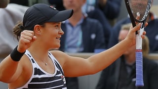 Ashleigh Barty celebrescha sia victoria. Ashleigh Barty celebrescha sia victoria.