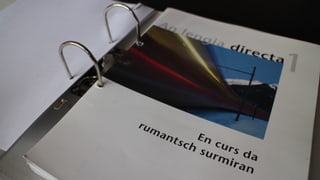 Surmiran pudess en l'avegnir puspè esser la lingua scritta en scola.