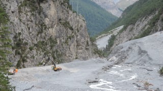 La via da val S-charl era vegni pertutgà fitg ferm da malauras. In chavaterra refà ils dons La via da val S-charl era vegni pertutgà fitg ferm da malauras. In chavaterra refà ils dons