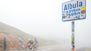 ciclists al pass da l'Alvra