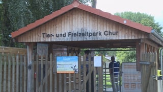 L'entrada dal parc d'animals da Cuira: La manadra dal parc vul serrar il parc. 