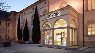 vista sin il bajetg dal teater Cuira