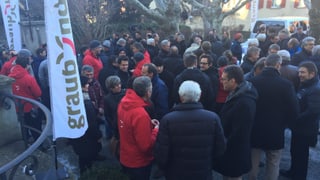 Fulla a l’apero da Bumaun da Grischun Vacanzas a Cuira.