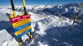 In avis sin il privel da lavinas en la regiun dal Piz Nair.
