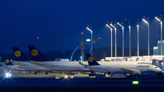 Aviuns da la Lufthansa sin la plazza aviatica a Minca.