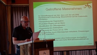 Hans Christoffel, il president dal cussegl d'administraziun dal bogn declera las mesiras da spargn ch'èn gia vegnidas realisadas. Hans Christoffel, il president dal cussegl d'administraziun dal bogn declera las mesiras da spargn ch'èn gia vegnidas realisadas.