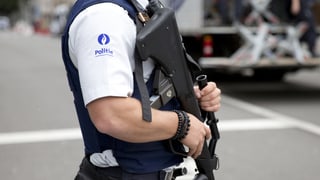 La polizia a Brüssel è anc adina en prontezza d'alarm augmentada La polizia a Brüssel è anc adina en prontezza d'alarm augmentada