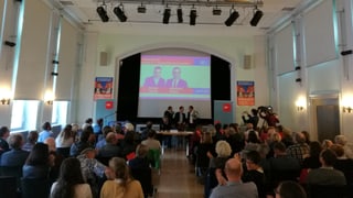 Peter Peyer ed Andreas Thöny pon ir en il cumbat pre-electoral.