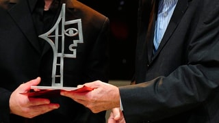 Purtret da la trofea dal «Prix Courage»
