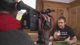 Lia Rumantsch ha creà in clip da video per far reclama per l'acziun da la registraziun dals Rumantschs. Lia Rumantsch ha creà in clip da video per far reclama per l'acziun da la registraziun dals Rumantschs.