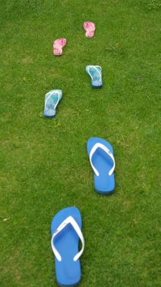 Ils flipflops van sin viadi. 
