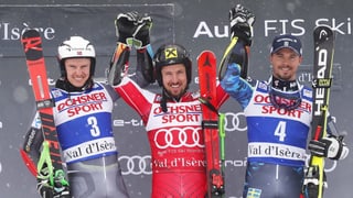 Marcel Hirscher daventa emprim avant Henrik Kristoffersen e Matts Olsson.