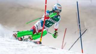 Il skiunz Grischun Carlo Janka durant il slalom da la cumbinaziun a Kitzbühel