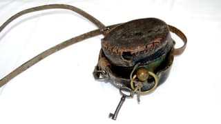 Ura per la controlla sche la guardia è ida atras il vitg per guardar sch'i brischa insanua. Ura per la controlla sche la guardia è ida atras il vitg per guardar sch'i brischa insanua.