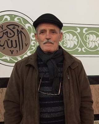 Il maletg mussa in visitader da la moschea a Berna. Il maletg mussa in visitader da la moschea a Berna.
