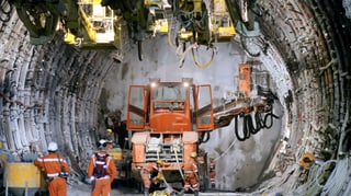 Lavurs en il tunnel.