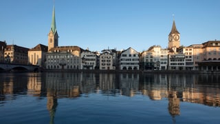 turitg cun il fraumünster e la limmat