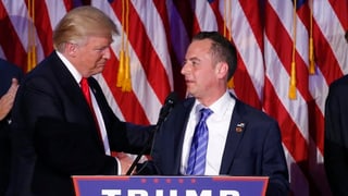 Purtret da Trump e Priebus. 
