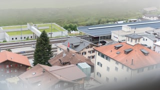 Vista sin la staziun, mes portal ch’am porta damaun a chasa.