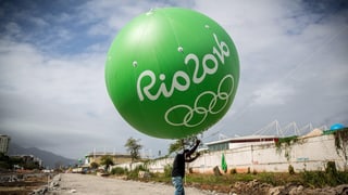 Ballon gigant cun l'inscripziun Rio 2016.