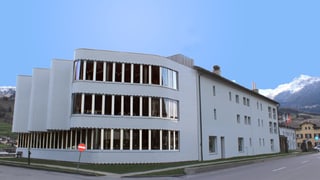 L'ospital e la chasa d'attempads a Savognin.