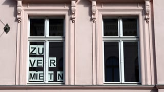 Finiastras cun "zu vermieten".