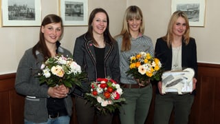 Las trais finalistas entamez la victura Silvana Stecher da Tarasp.