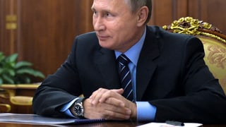 Putin sesa a maisa da sesida. Putin sesa a maisa da sesida.