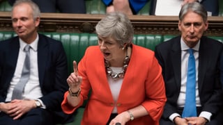 Theresa May en il parlament. 