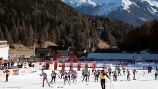 Curriders da passlung a Tschierv avant il Tour de Skis en Val Müstair. 