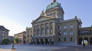 La chasa federala sco sedia da las duas chombras federalas dal parlament.