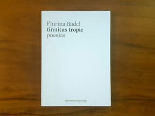La collecziun da poesias «tinnitus tropic» raduna 50 poesias, edidas da la chasa editura editionmevinapuorger l'onn passà.