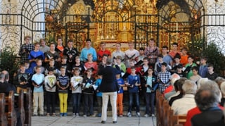 Chor dal dom da Cologna en la baselgia da la claustra a Mustér l'onn 2014.