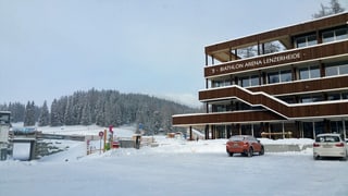 L'entrada da l'arena a Lantsch.  